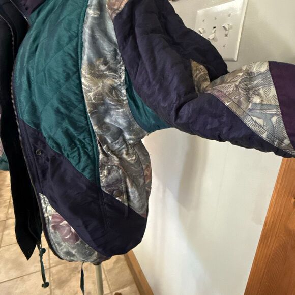 Vintage innovations by Izzy 1990s women’s puffer coat size small iridescent flor - Picture 3 of 11